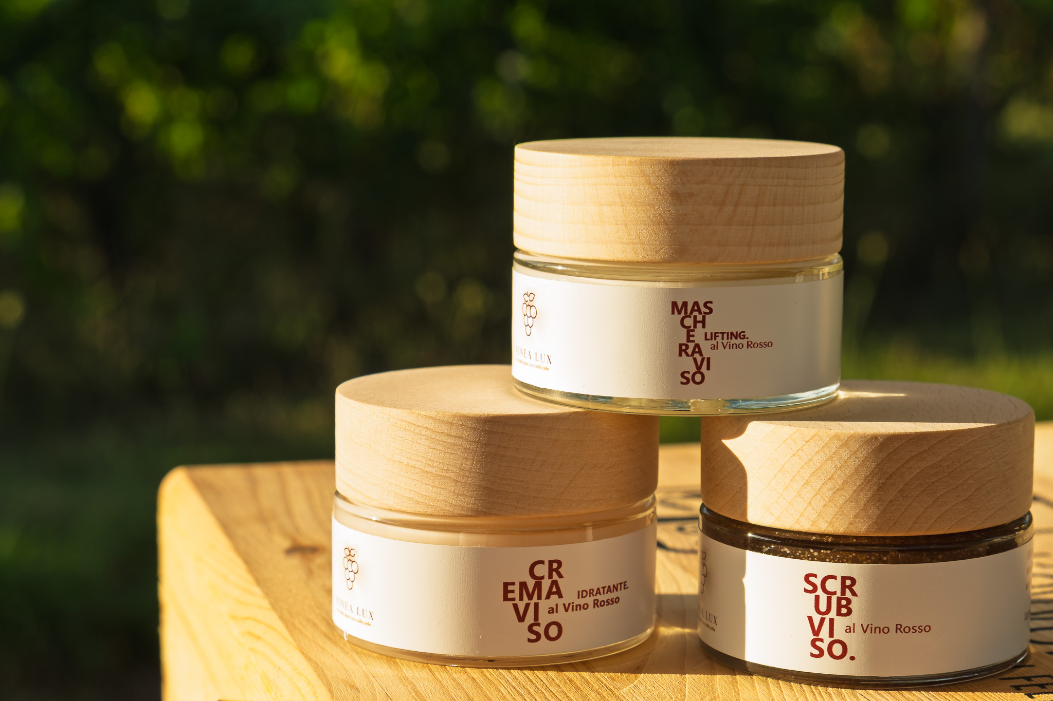 Scrub, maschera e crema viso Vinea Lux.